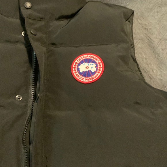 Winter outdoor Canada goose warm vest for both men and women - Picture 2 of 7